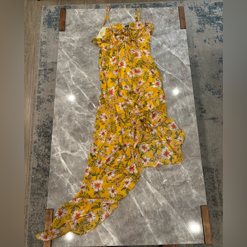 PrettyLittleThing Sunlit Floral Dress